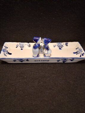 Vintage 1970s Hand Painted Delft Blue Kissing Couple Trinket Tray Holland 10592